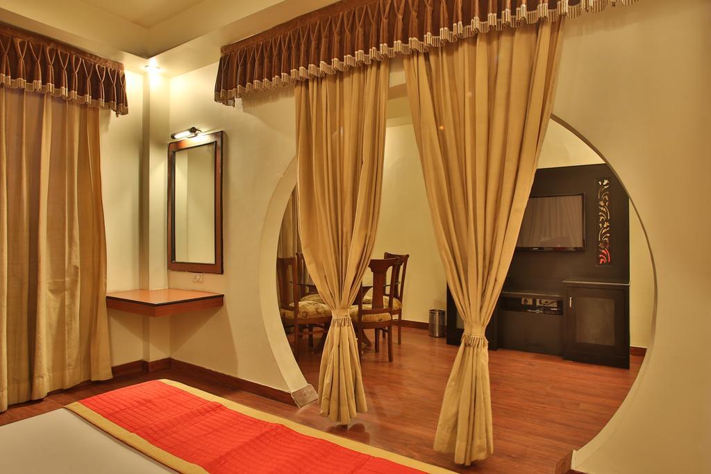 Hotel The Grand Chandiram Кота Екстер'єр фото